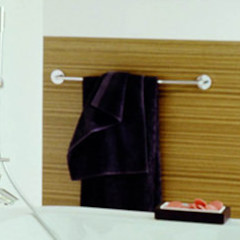 ESSENTIALS タオルバー 654mm